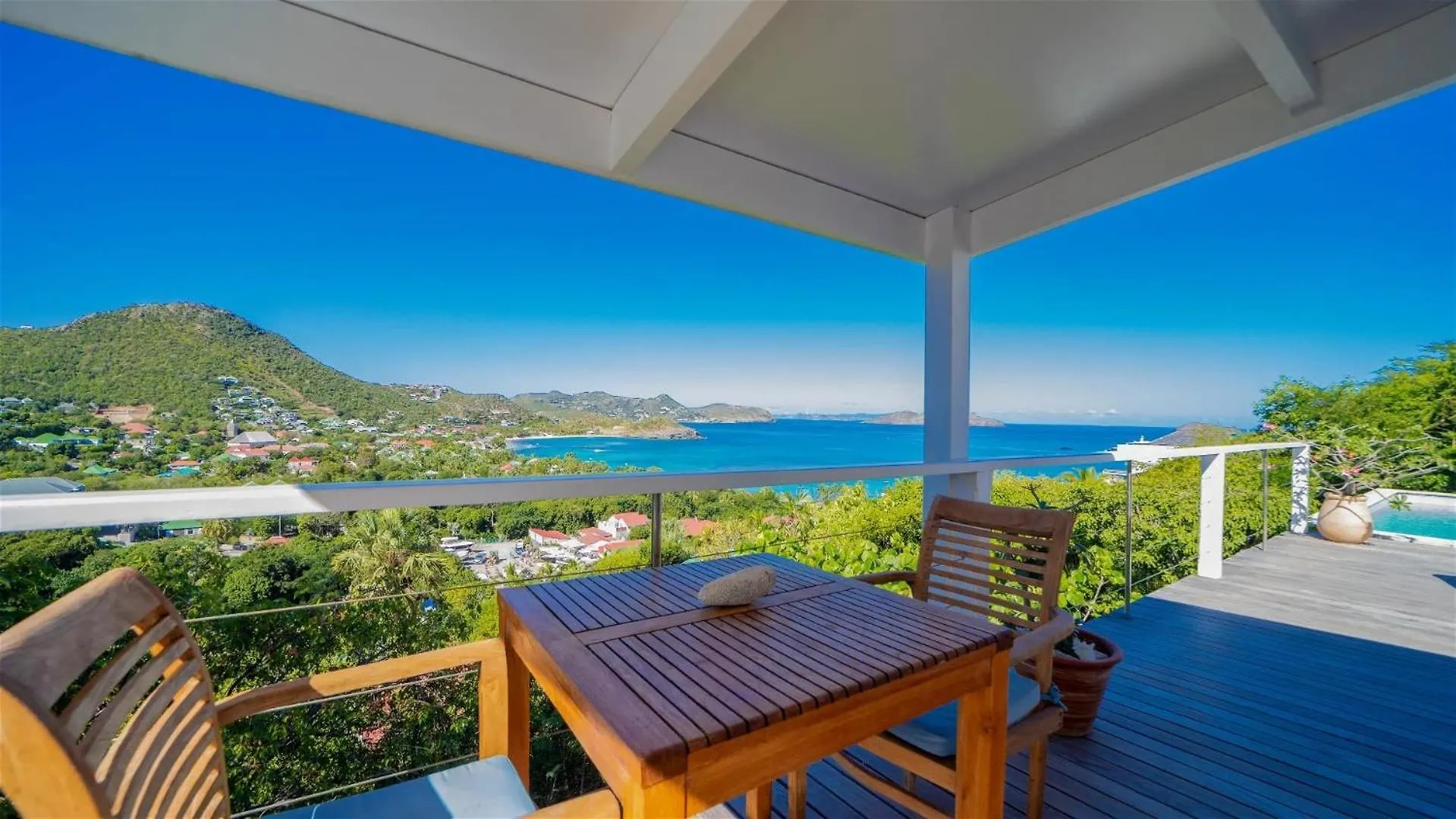 Comfortable Villa With Views Over Lorient Bay Gustavia