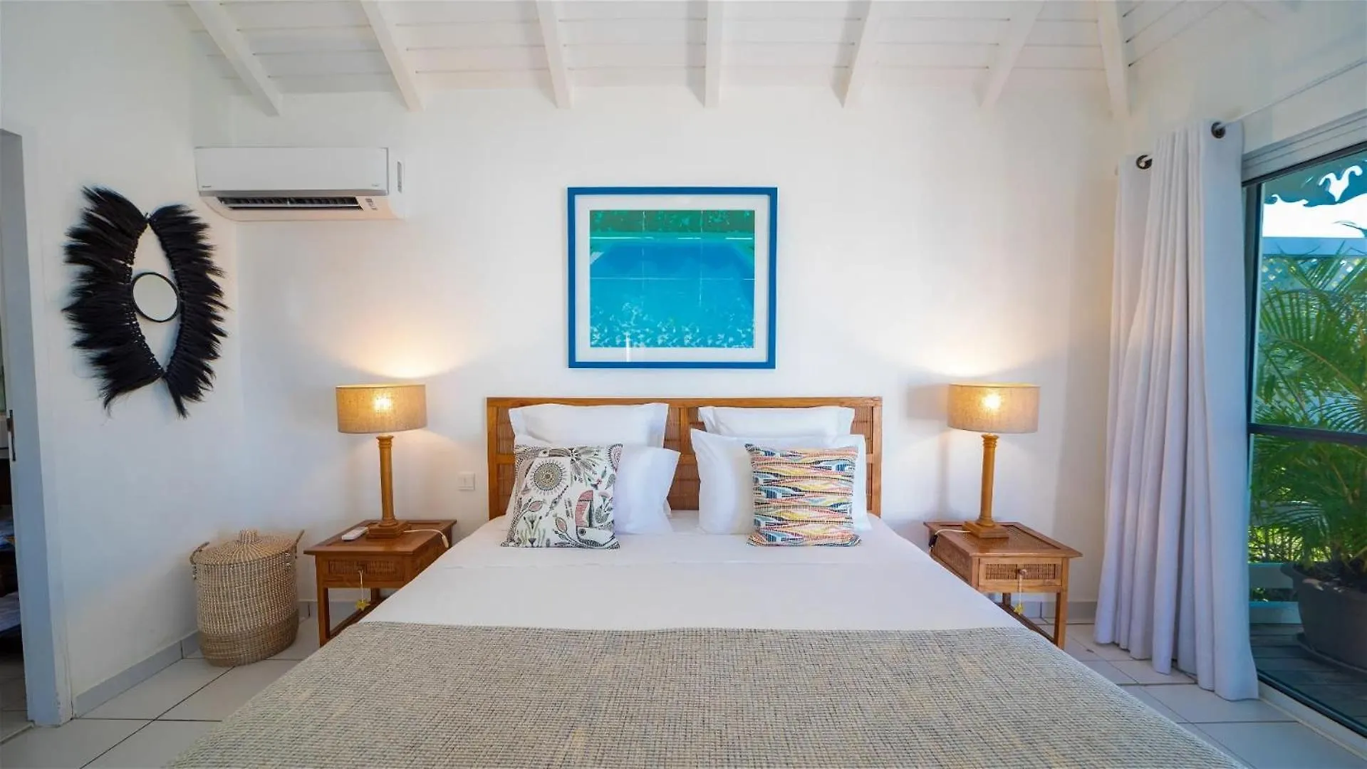 Comfortable Villa With Views Over Lorient Bay Γουσταβία